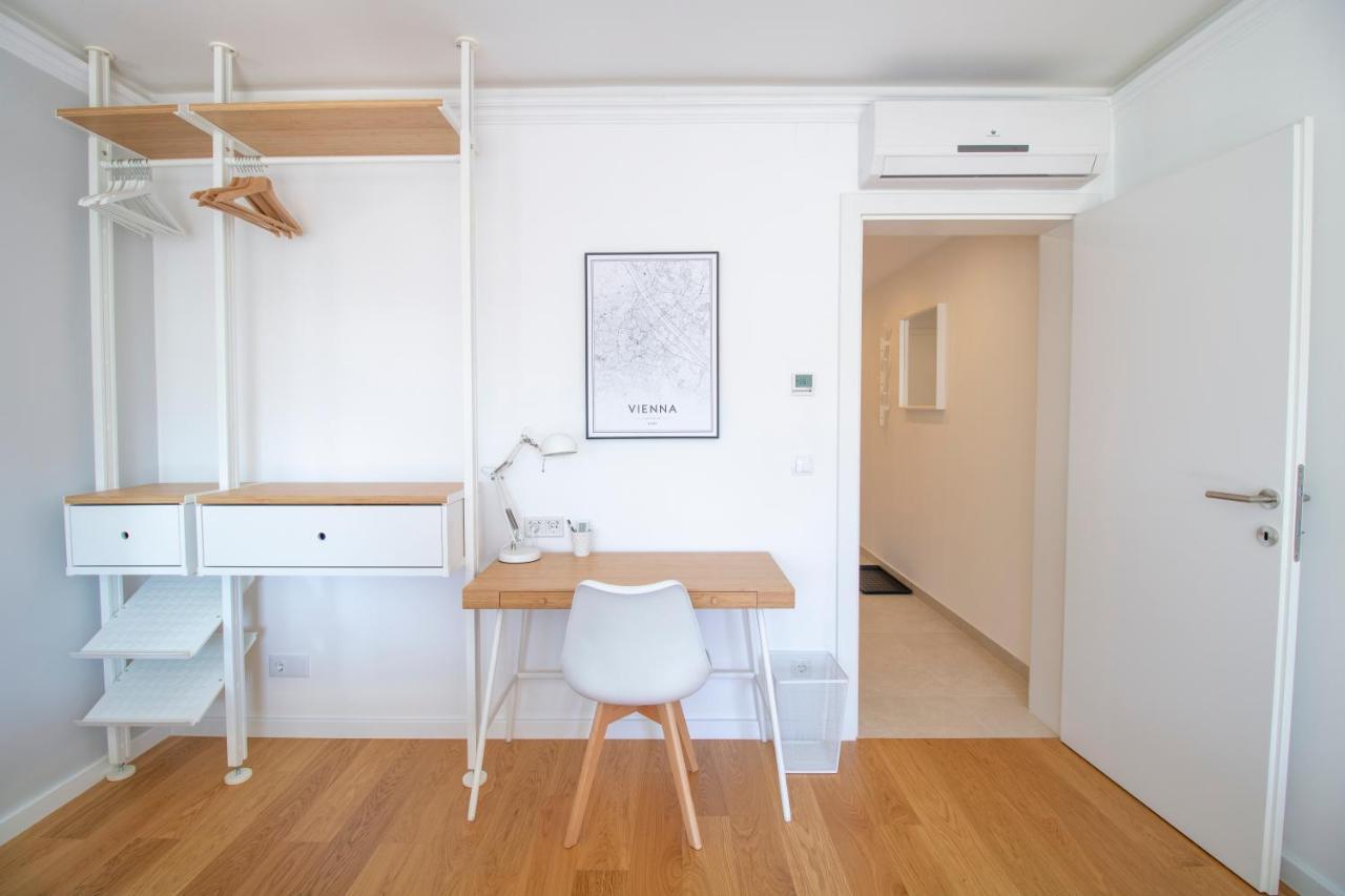 Boutique Sky City Apt. With Balcony / Top Spot Wien Eksteriør bilde