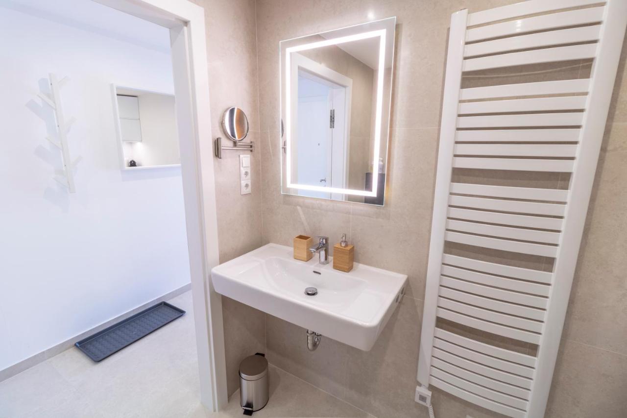Boutique Sky City Apt. With Balcony / Top Spot Wien Eksteriør bilde