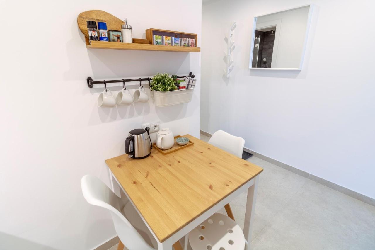 Boutique Sky City Apt. With Balcony / Top Spot Wien Eksteriør bilde