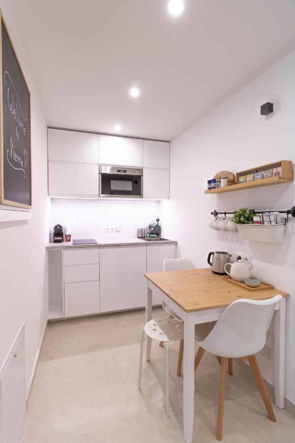 Boutique Sky City Apt. With Balcony / Top Spot Wien Eksteriør bilde